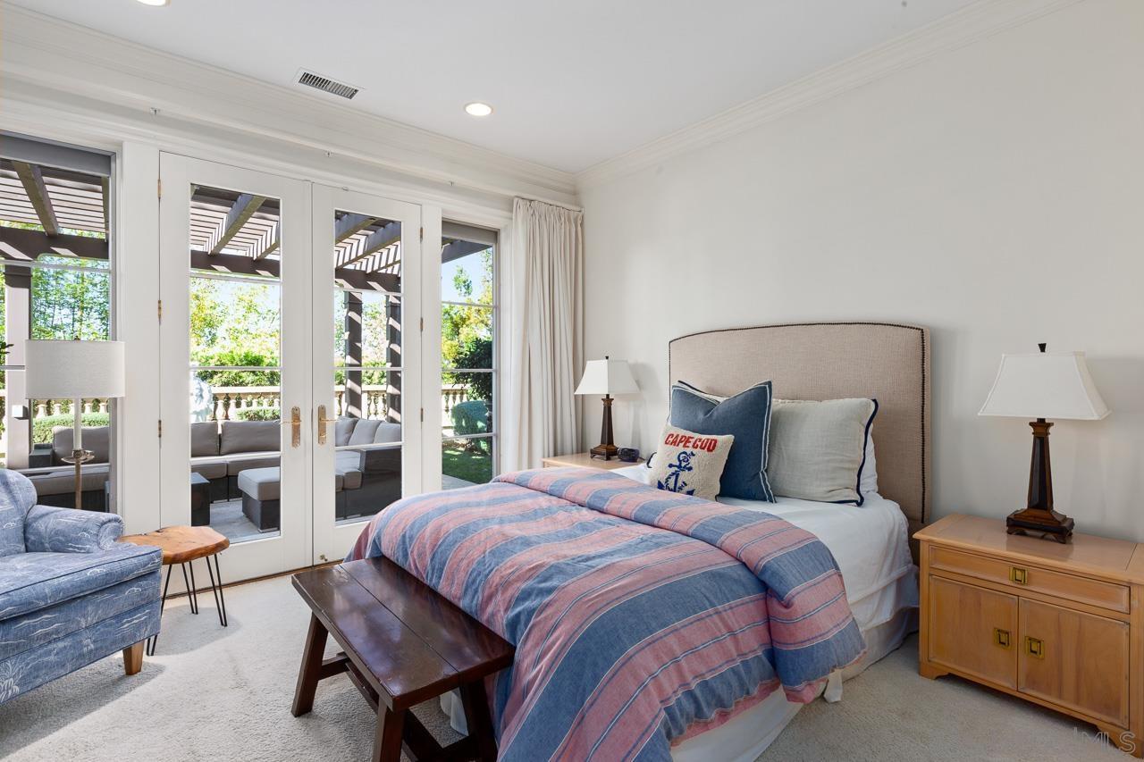 9860 La Jolla Farms Rd