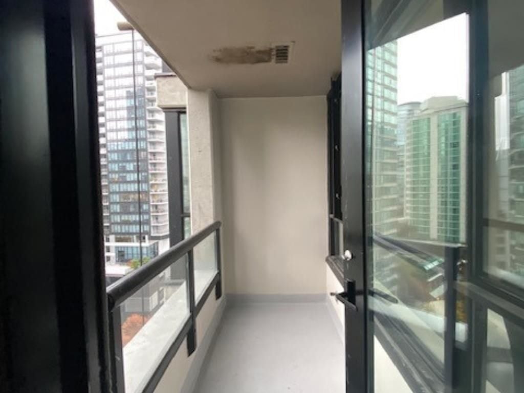 909 Mainland St, #1501