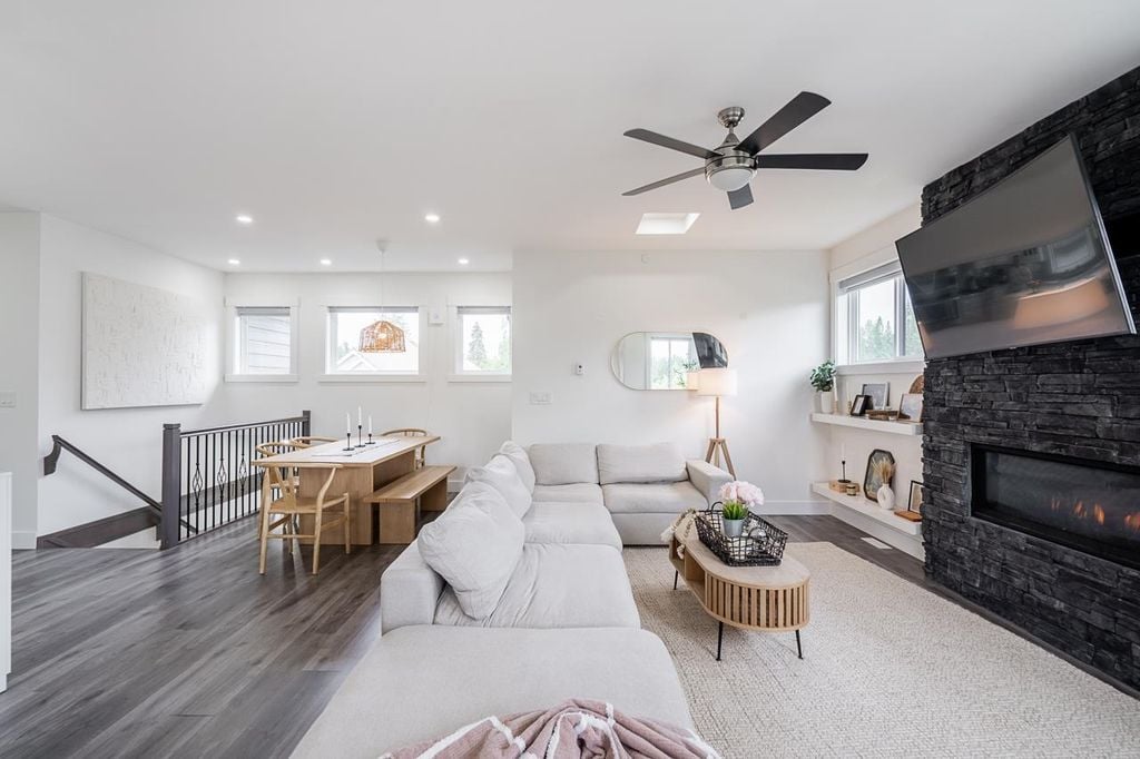 8830 Wooler Terr