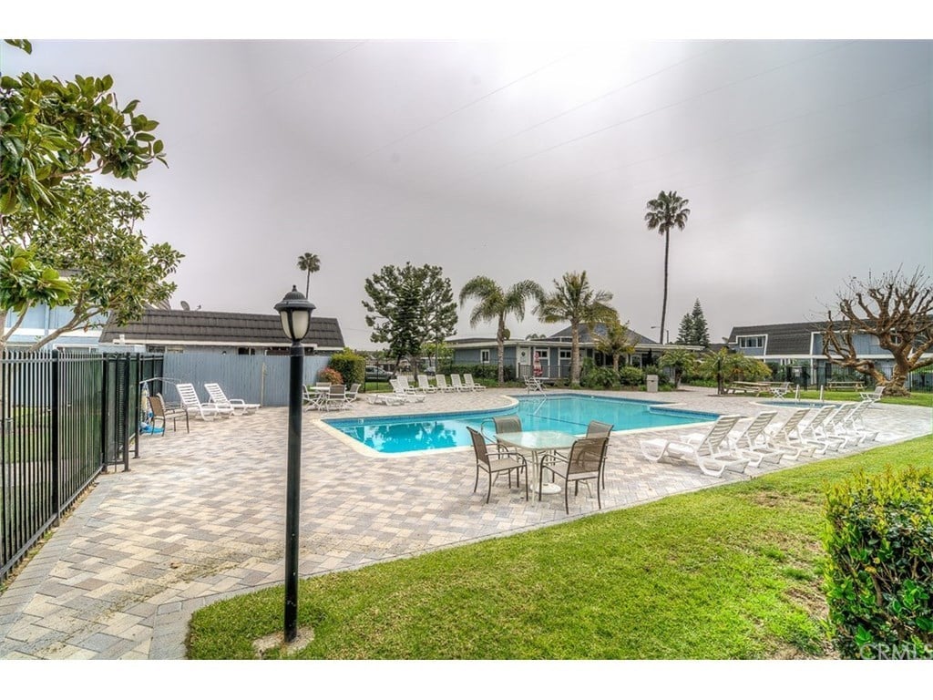 21202 Sailors Bay Ln