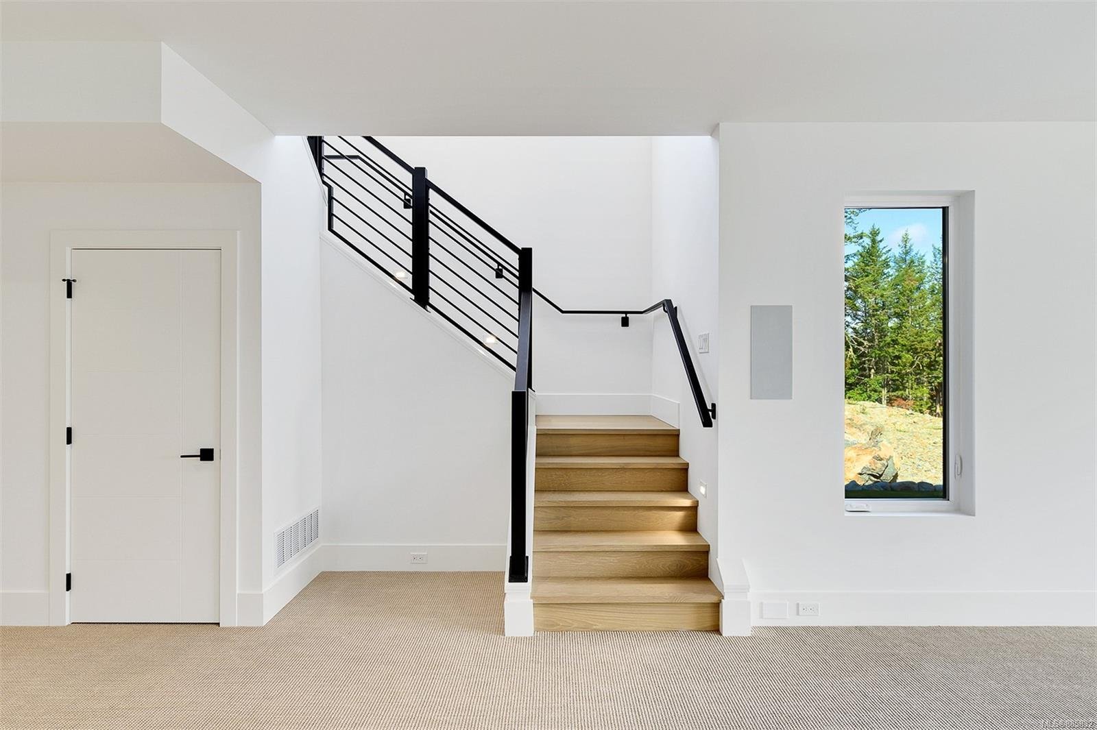 2046 Pinehurst Terr