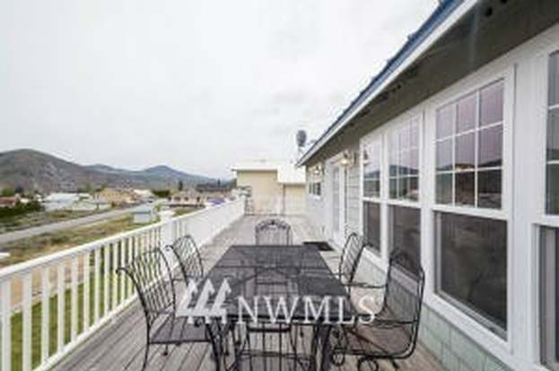 225 W Entiat Dr
