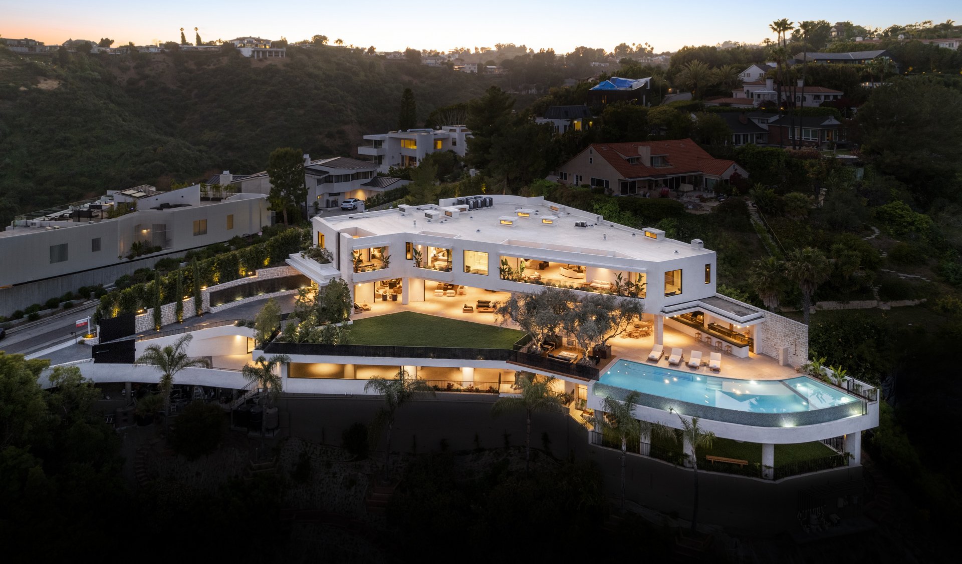 1050 Stradella Road