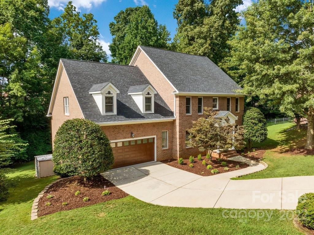 656 Amberley Xing