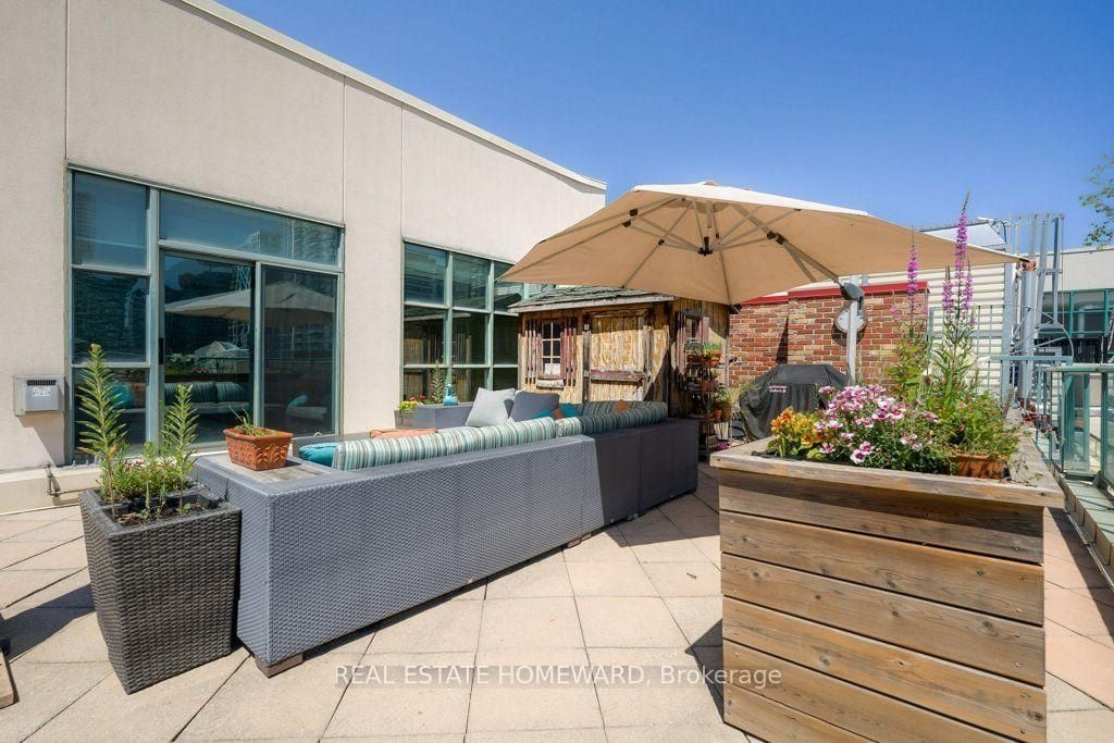 LOFT WITH PRIVATE TERRACE