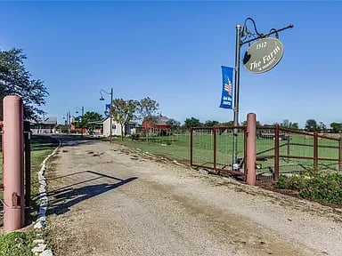 1512 New Windsor Pkwy