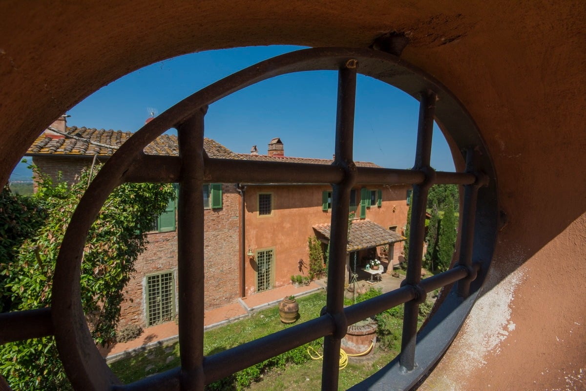 Villa In The Tuscan Hills