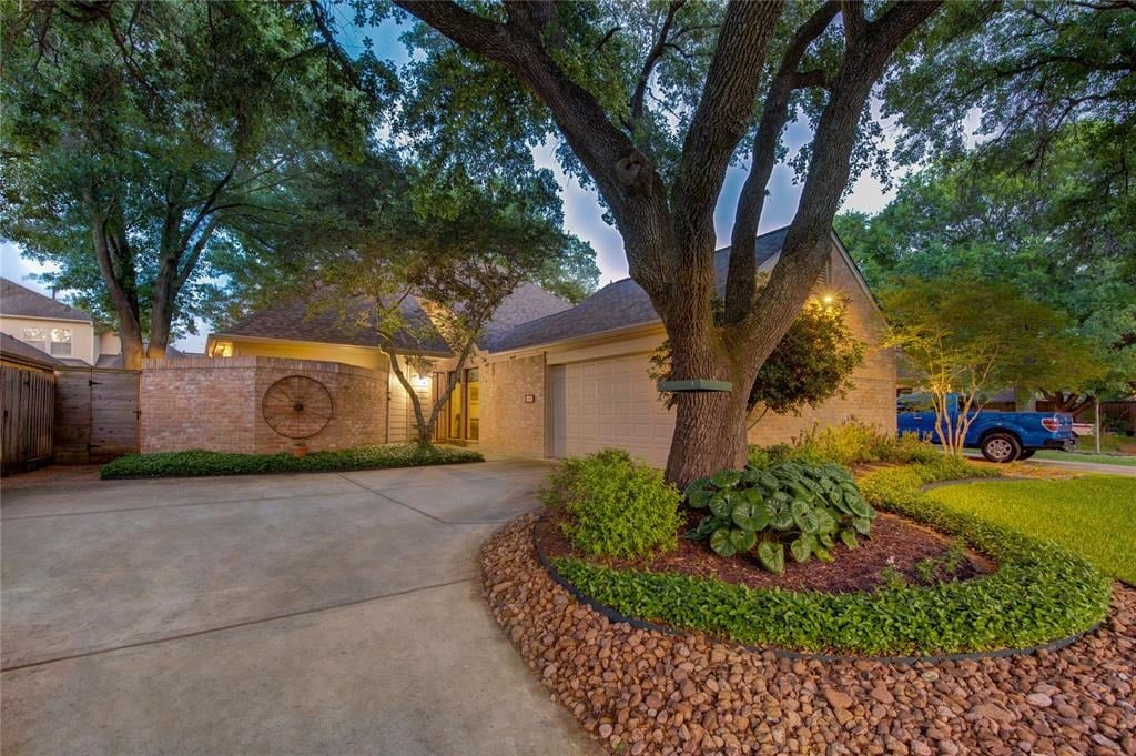 1307 Kent Oak Dr