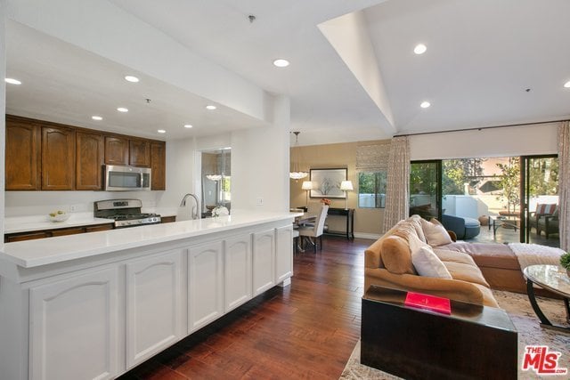 1722 Malcolm Ave #304