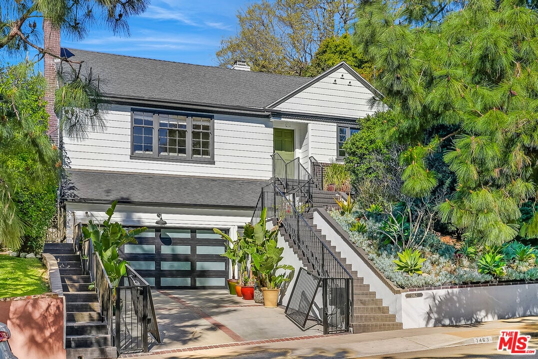 7463 Franklin Ave