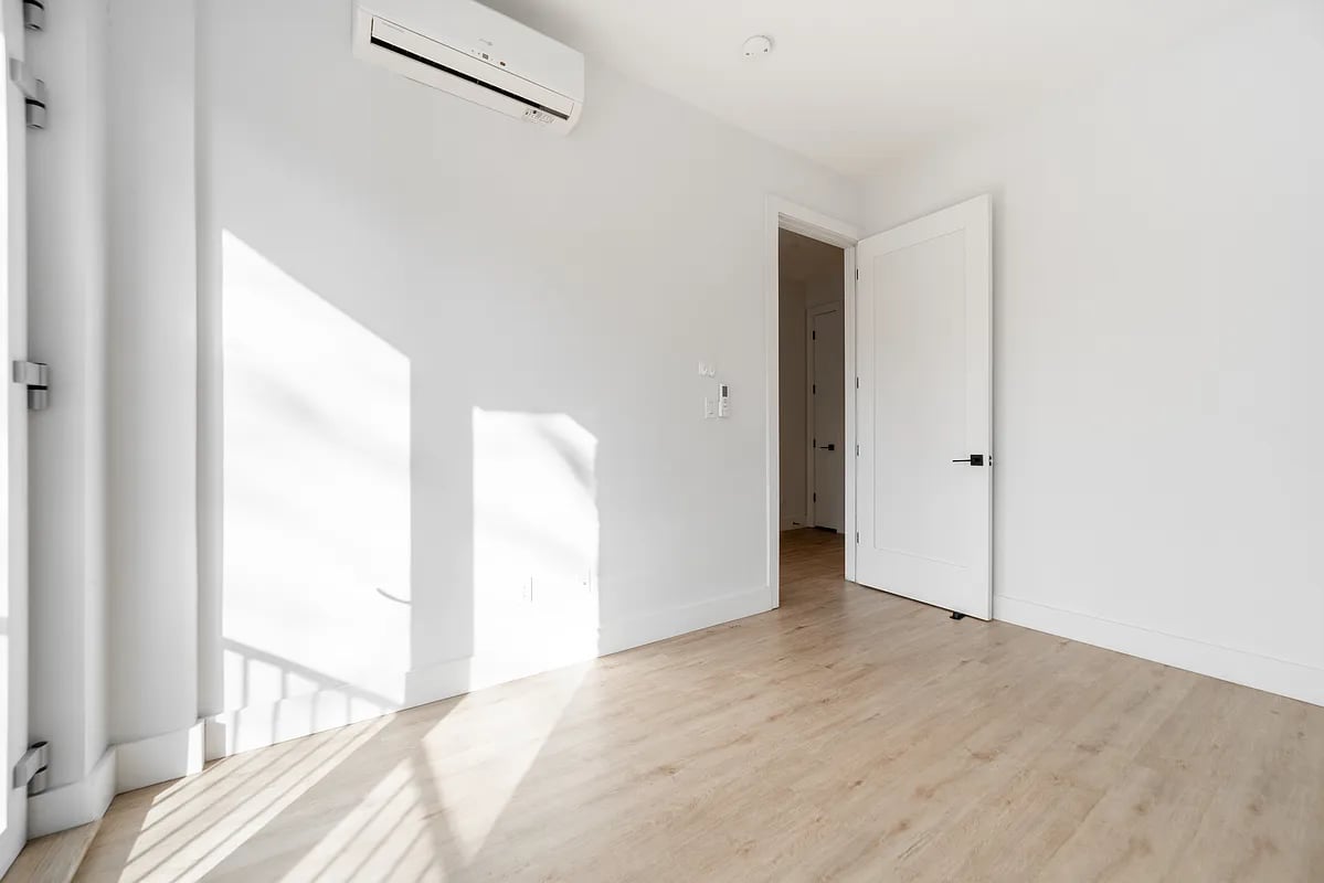 1613 Brooklyn Avenue #207 