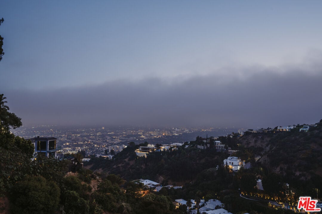 Nova Estate, Sunset Plaza Dr, 90069