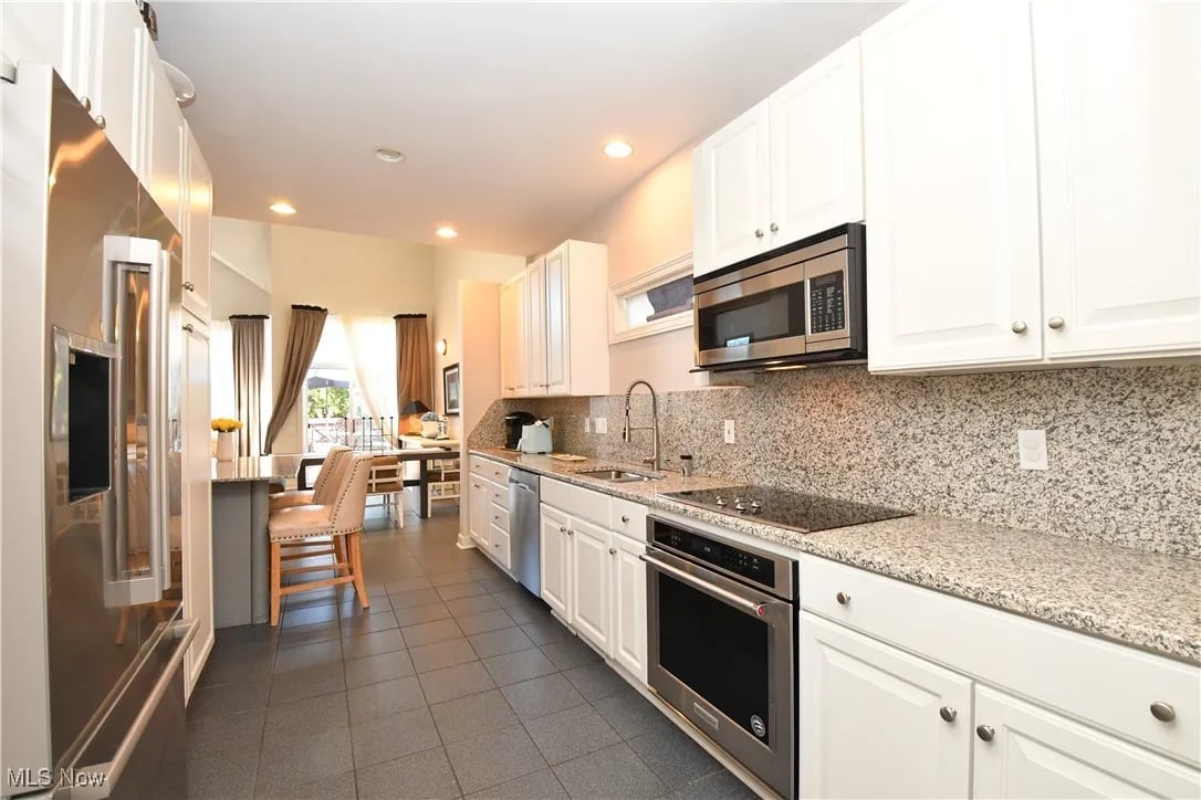 381 W Glengary Cir