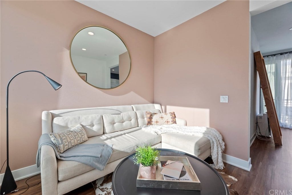 118 S Avenue 50, Unit 203