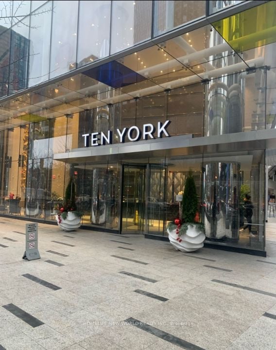 10 York St 3306