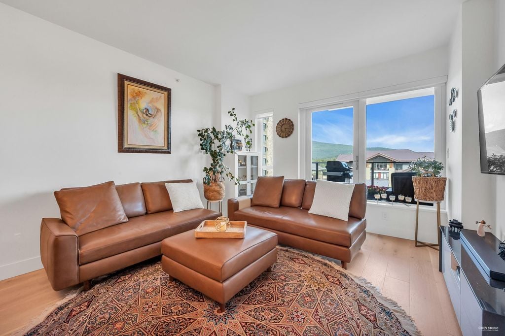 1210 E 27th St, #601