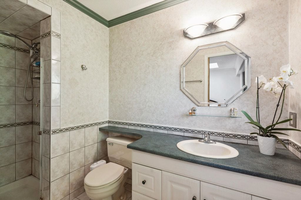 5195 Sapphire Pl
