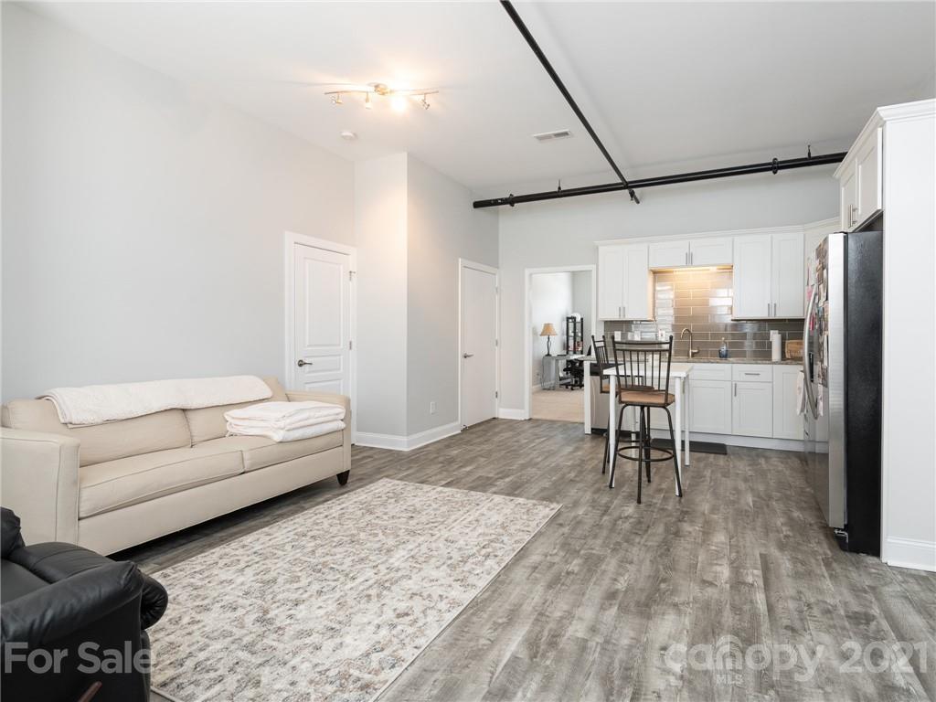 2421 Bonterra Blvd #405