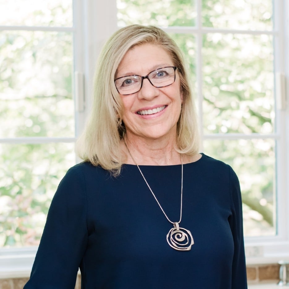 Shari Hodges Westminster, MD Real Estate Agent Headshot