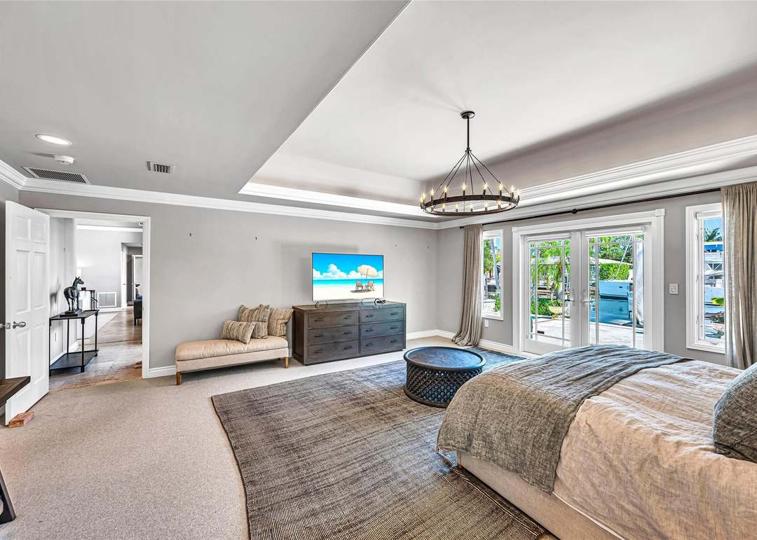 166 Royal Palm Dr
