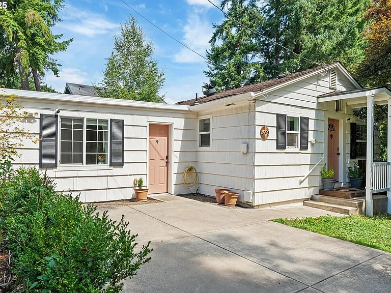 4995 SW Nevada Ct