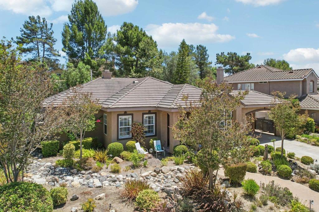 744 Inverlochy Dr
