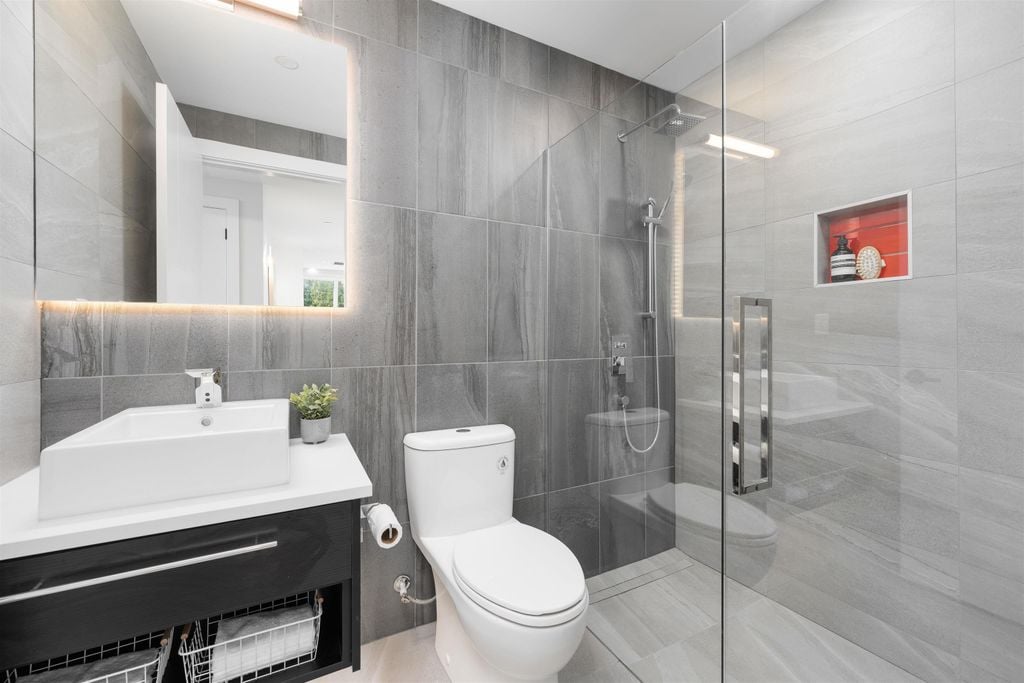 5118 Cambie St, #402