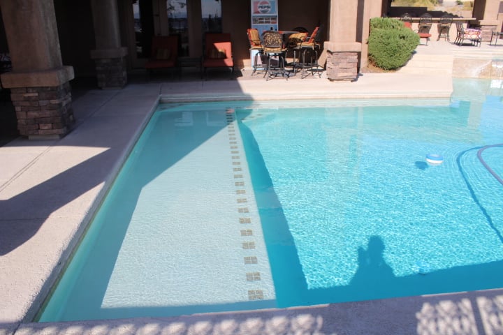 2562 Beverly Glen Dr. 