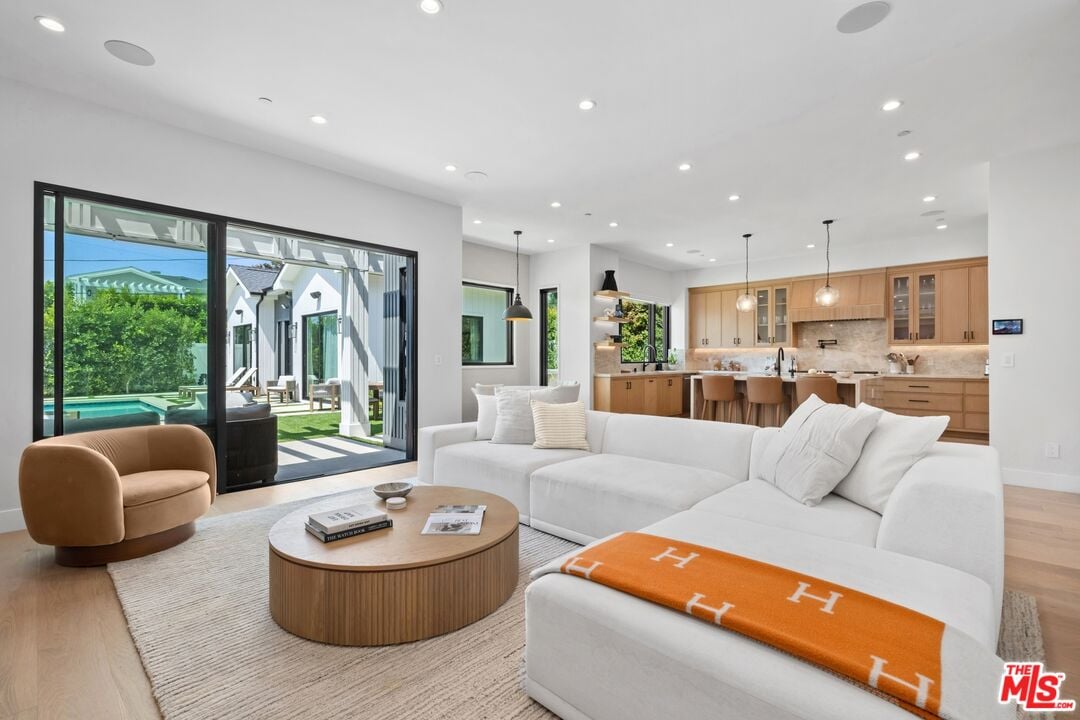 Fairmont Reserve, S Bundy Dr, 90049