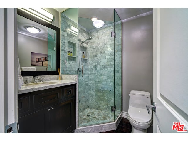 851 N Kings Rd #303