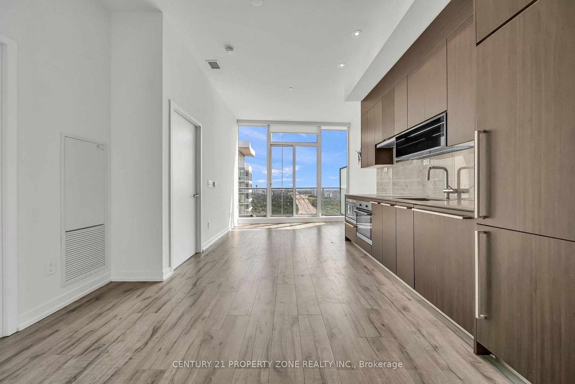 PERFECT SUITE FOR PENTHOUSE LIVING