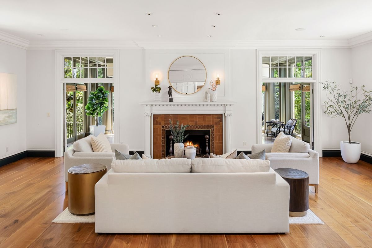 25 Crocker Ave