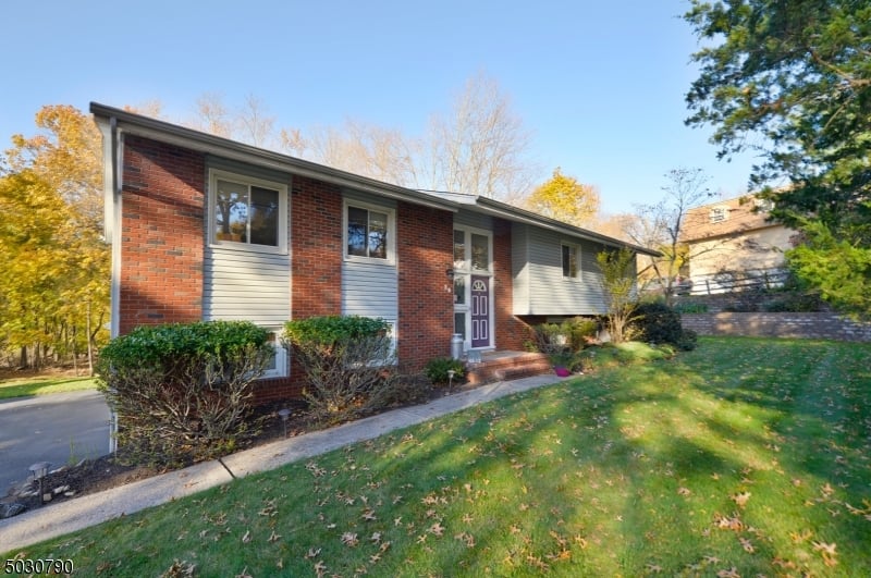 28 Perera Ave