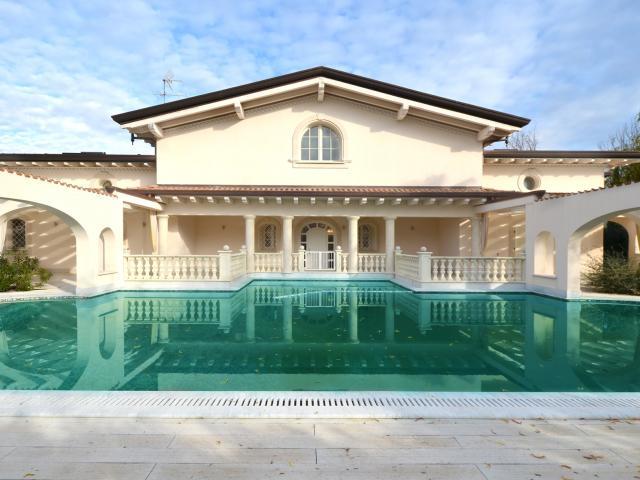 Newly Built Tuscan Villa With Marble Features