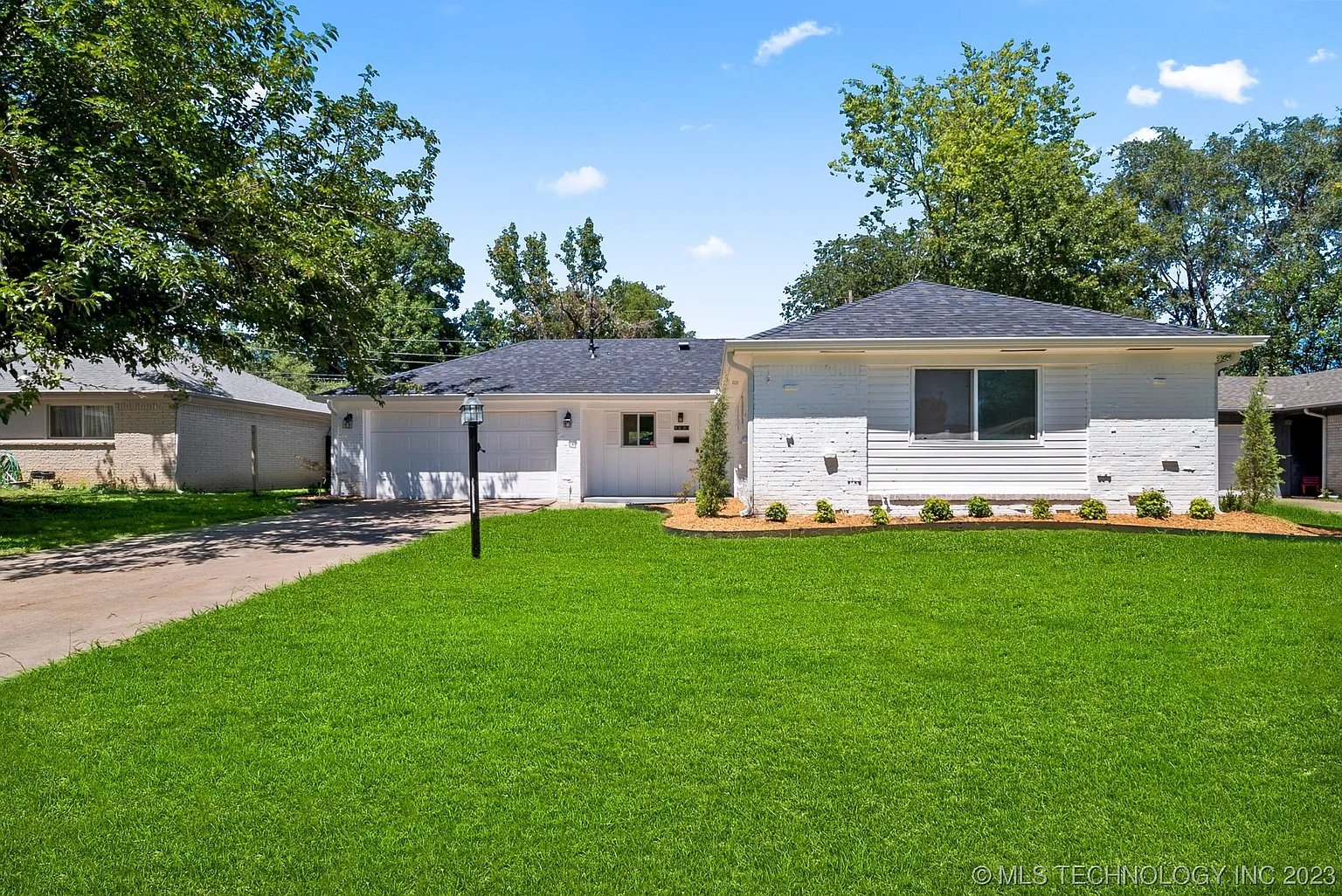 8961 E 33rd Pl