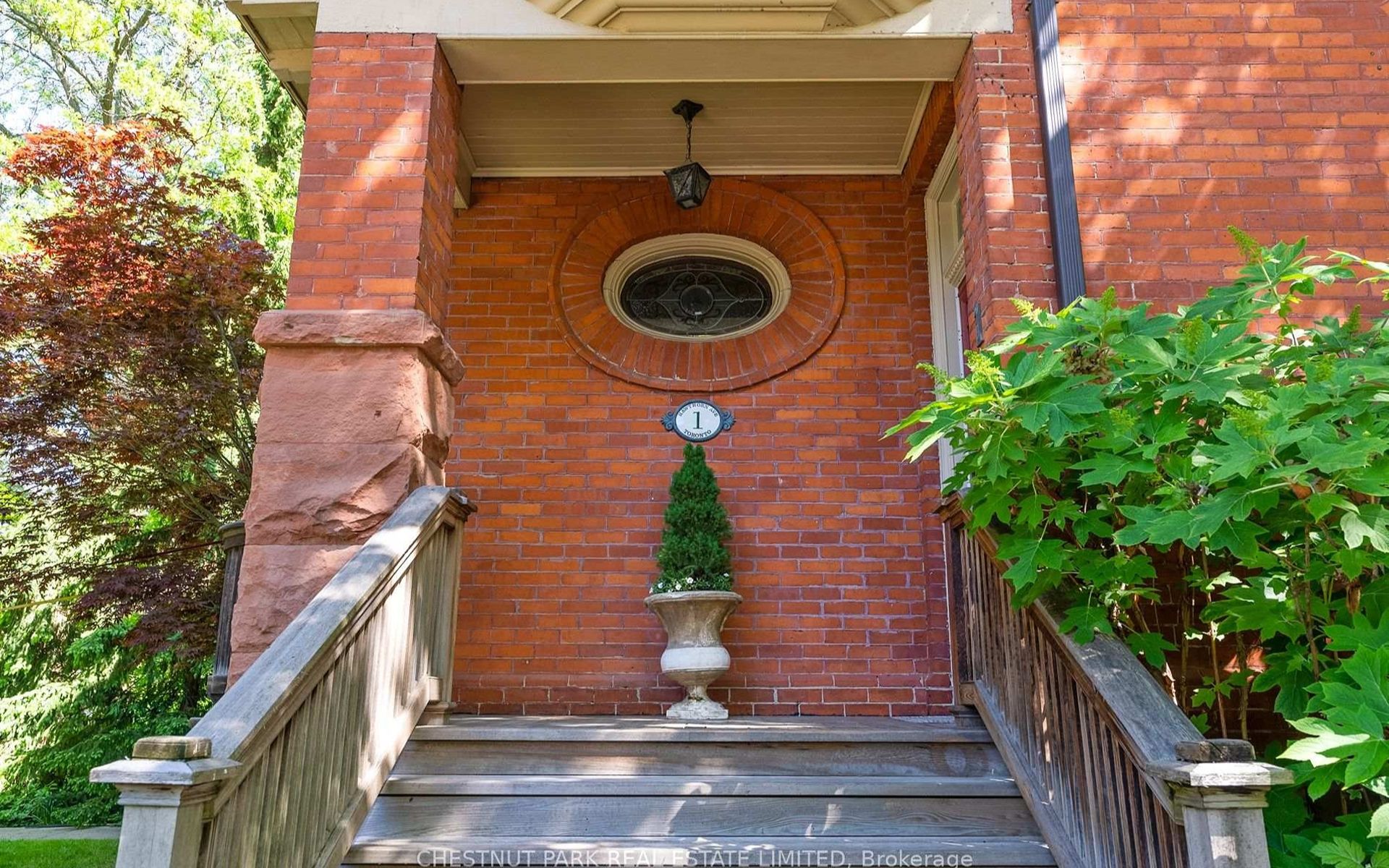 1 Hawthorn Ave