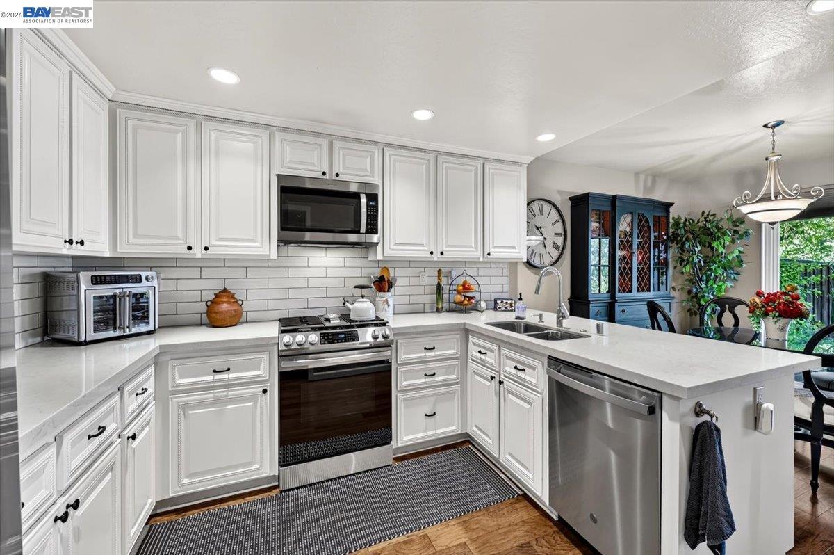 525 Silver Oak Ln