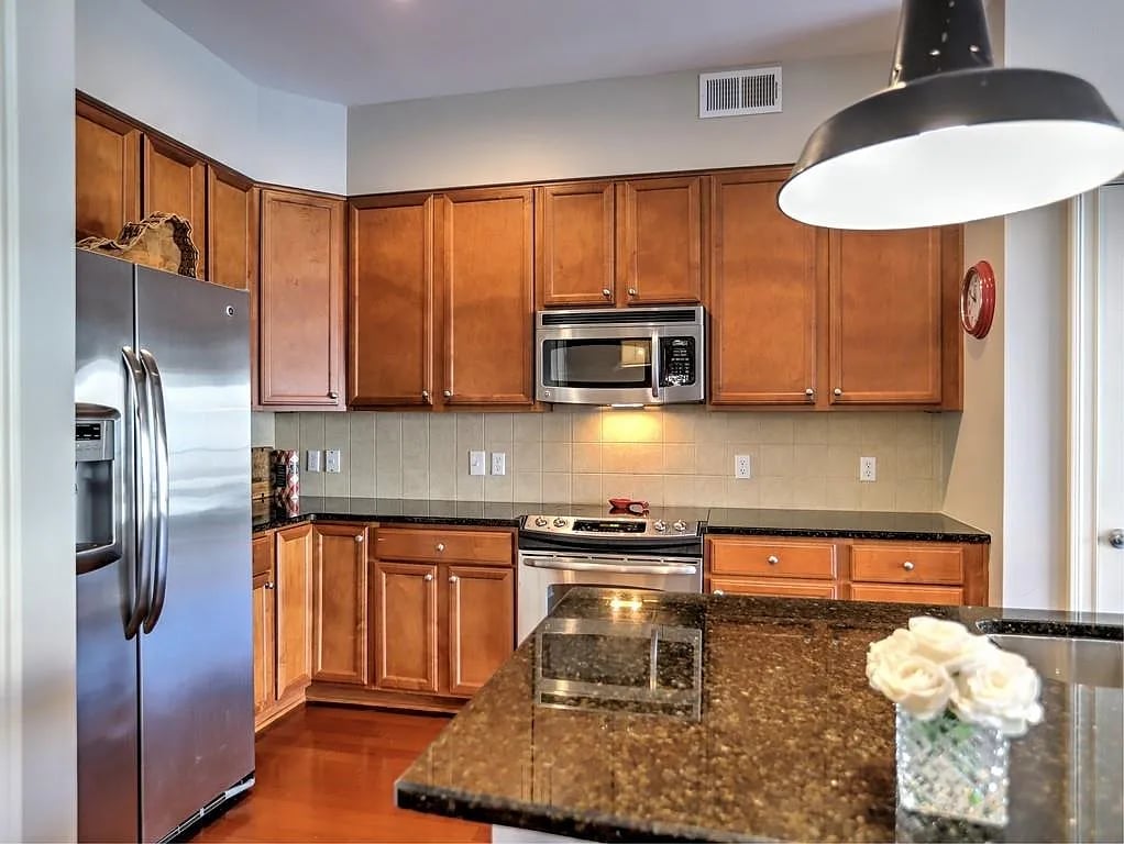 200 River Vista Dr #733