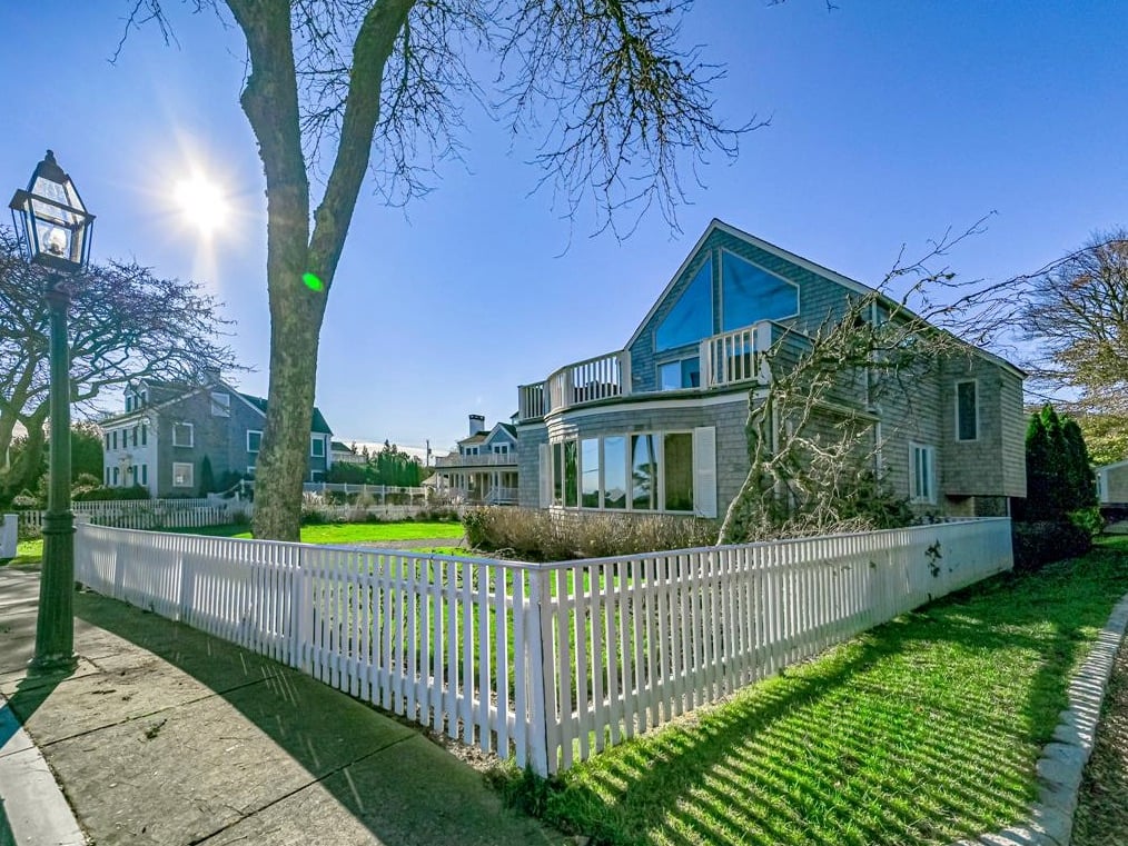 10 Dunham Rd