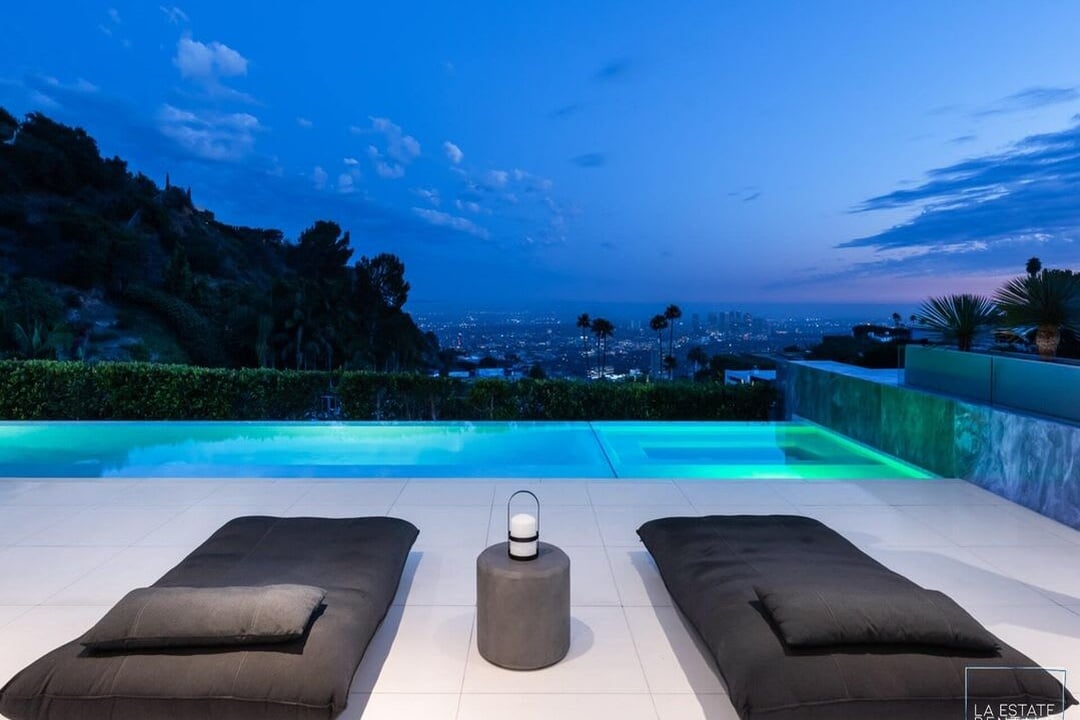 Velvet House