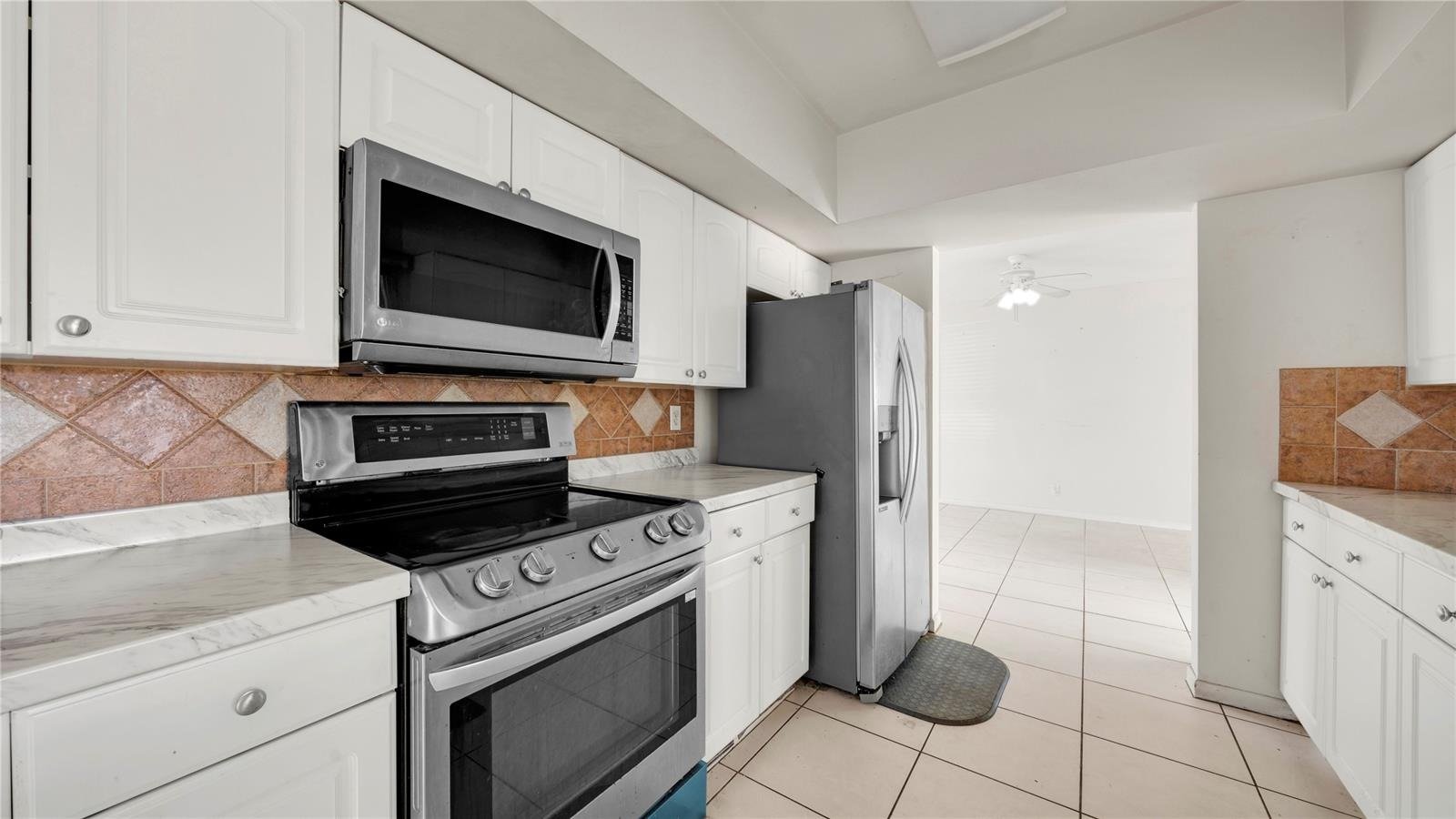 3700 NW 25th St