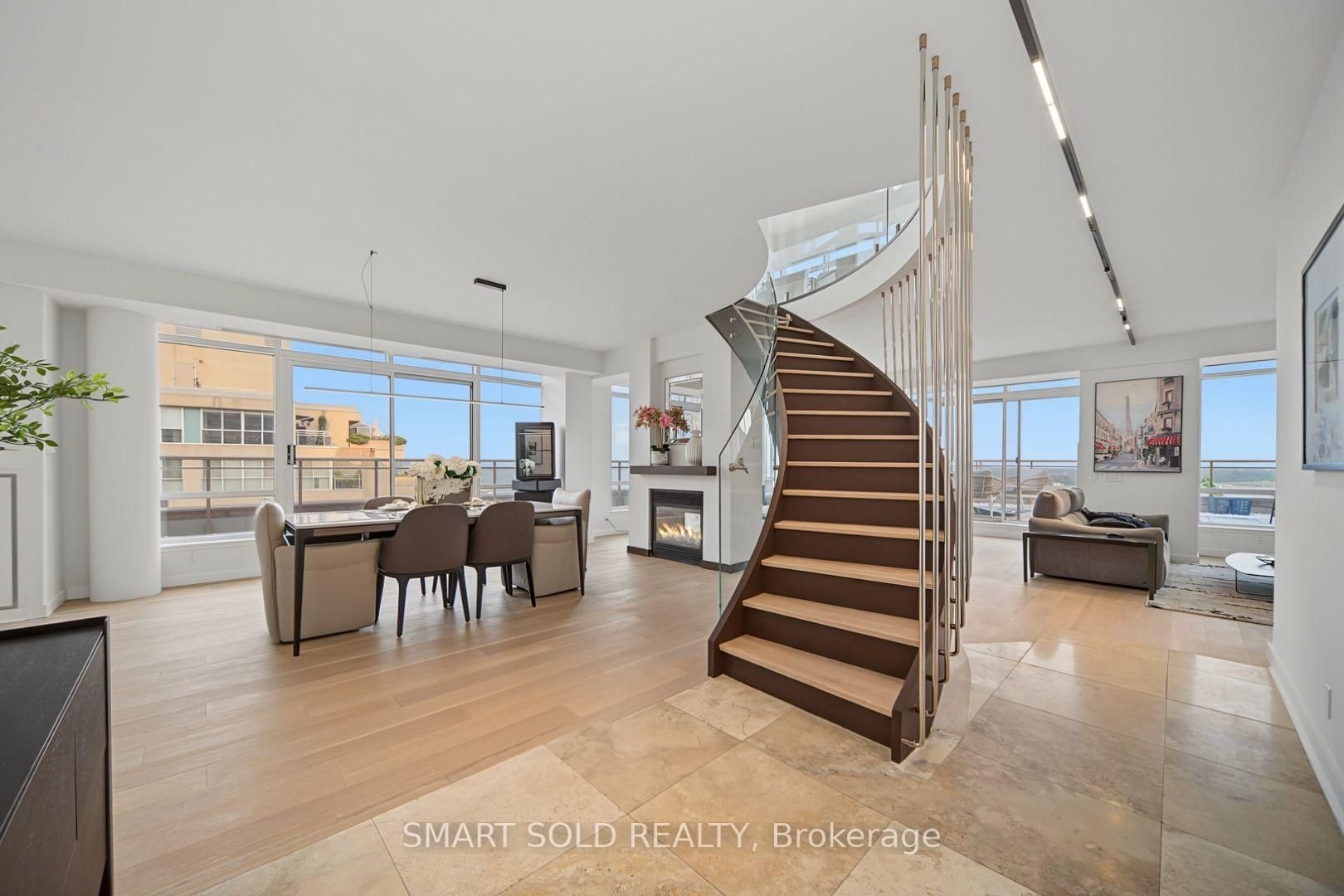 PRESTIGE AT 500 QUEENS QUAY WEST
