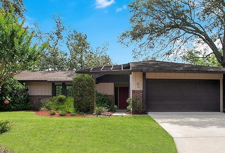 136 Holderness Dr