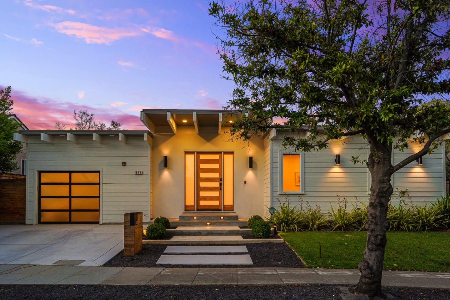 949 Rosewood Drive