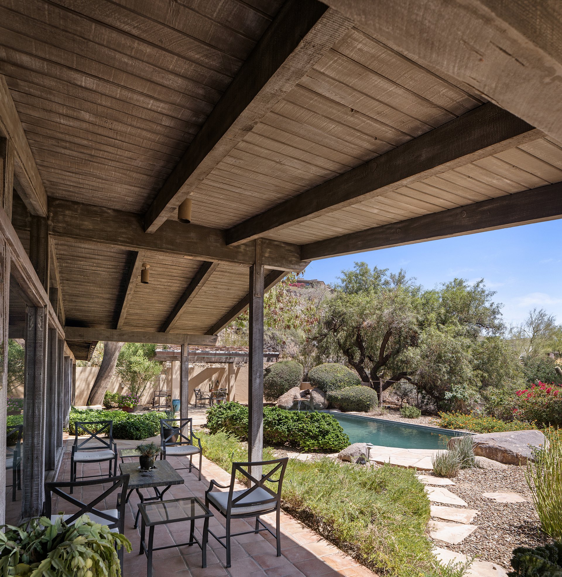 7547 N LAKESIDE Lane