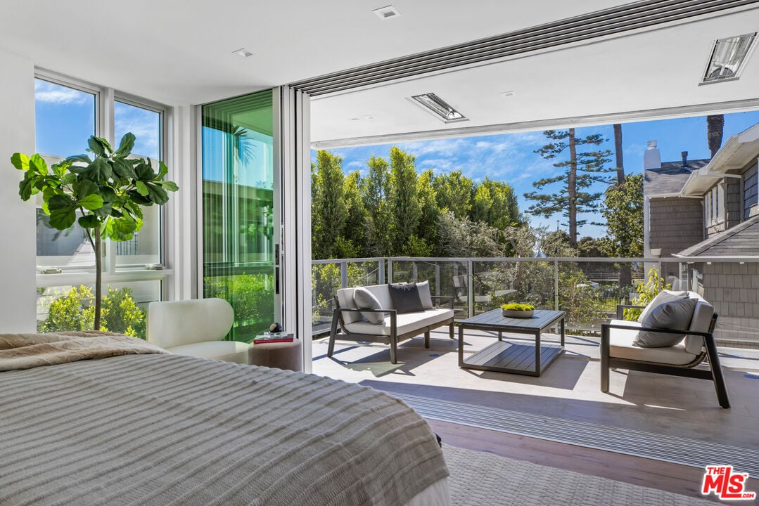 401 Ocean Ave #3