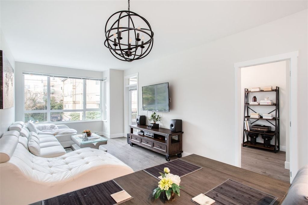 1306 5th Ave, #208