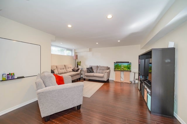 3623 Holden Cres
