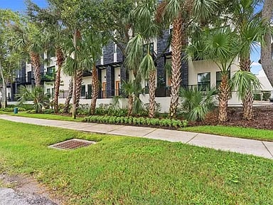 4810 W McElroy Ave #5