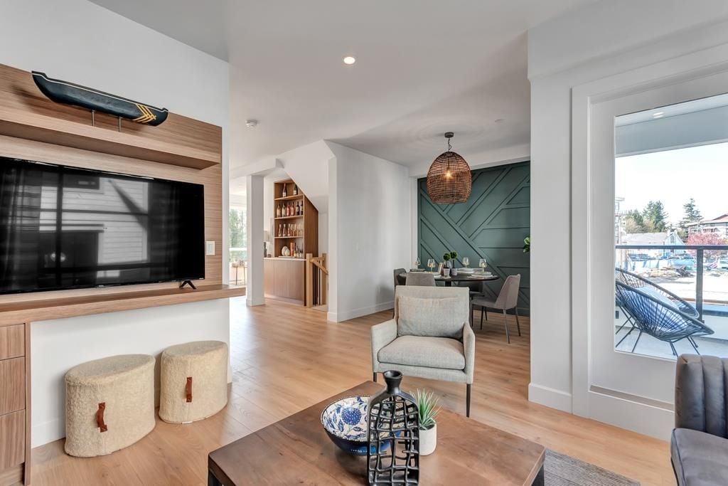 5476 Brydon Crescent, #4